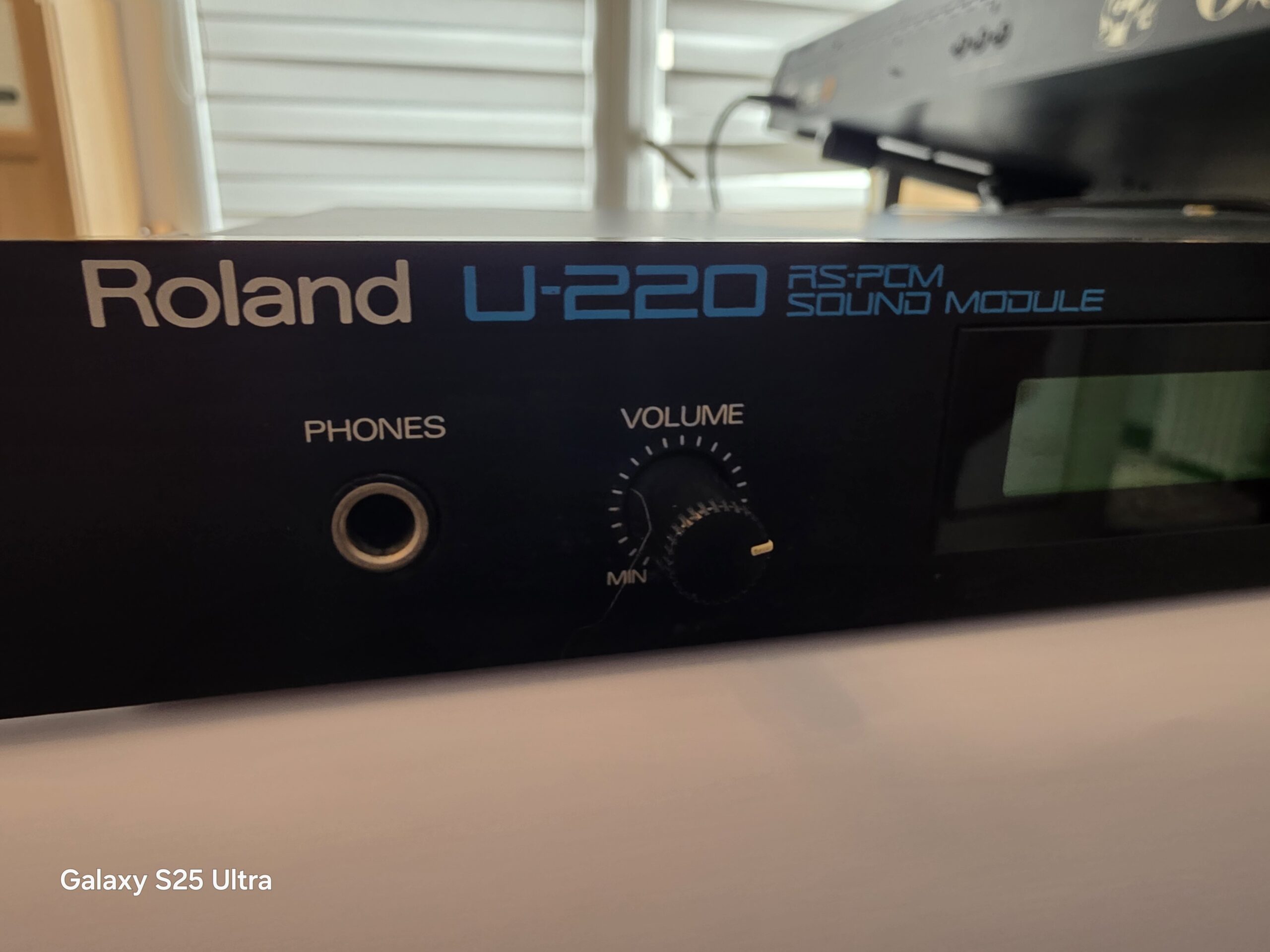 Nion – Roland U-220 Complete Sample Collection (Kontakt)